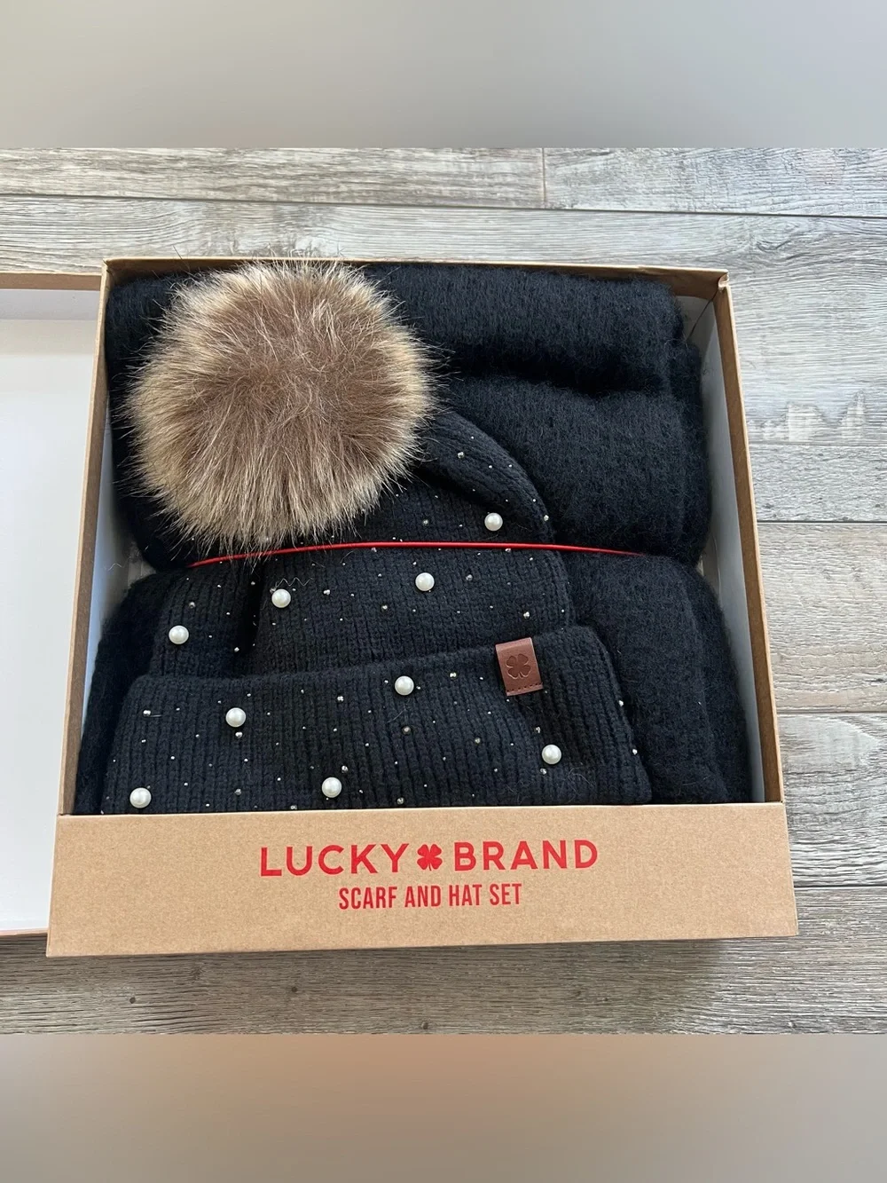 NIB Lucky Brand Women's 2-Piece Hat and Scarf Set
